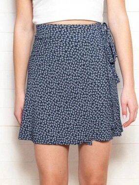 Brandy Melville Genevieve Wrap Skirt